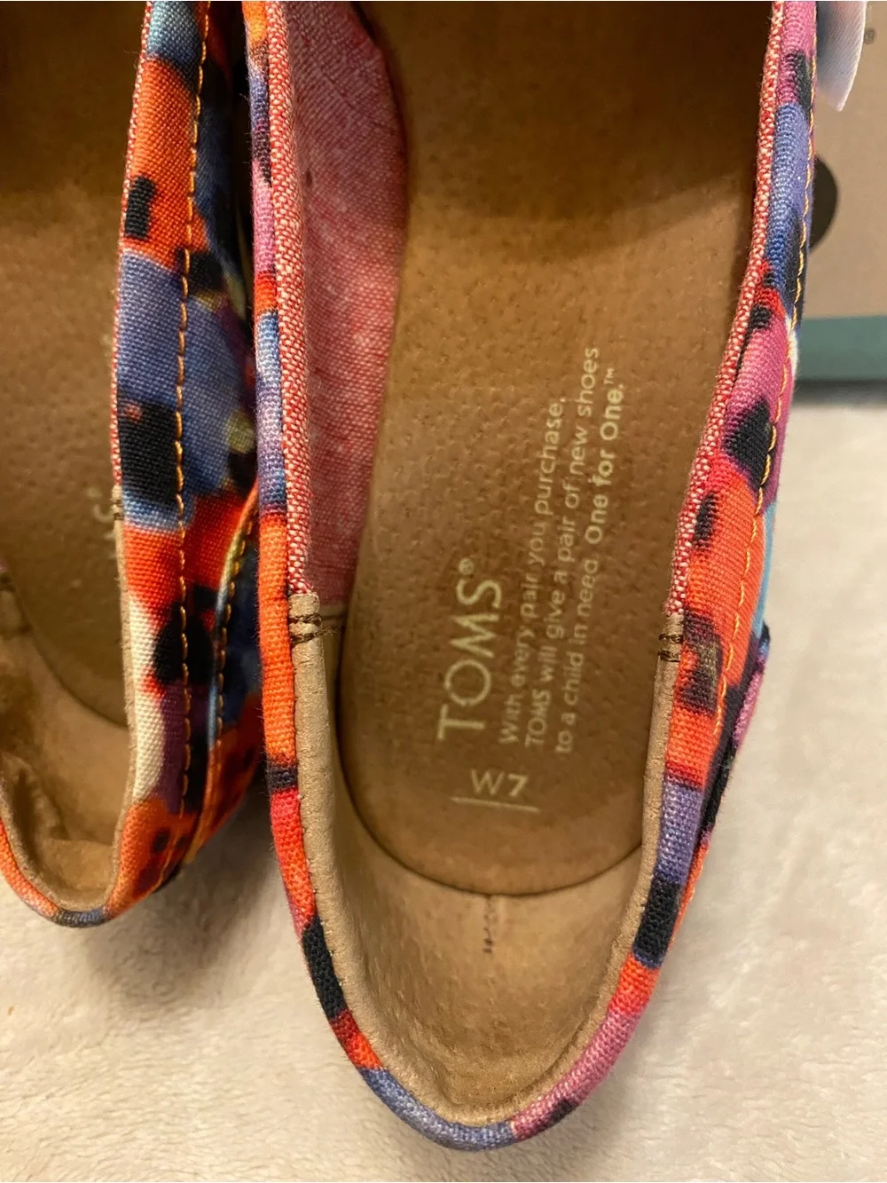 Toms pattern vibrant